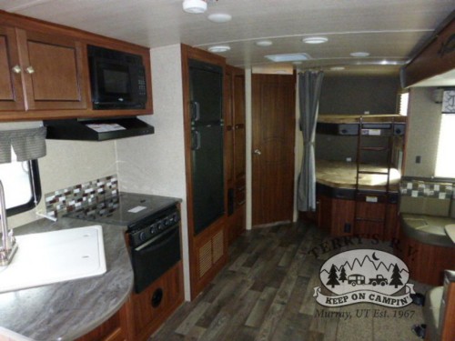 Heartland Wilderness 2850BH Travel Trailer Interior