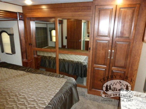 Keystone Avalanche Fifth Wheel Bedroom