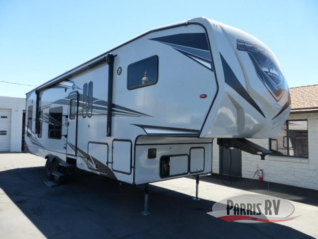 Eclipse Iconic Fifth Wheel Exterior